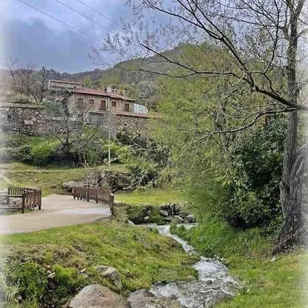 Holiday home Escuelas Navalacruz